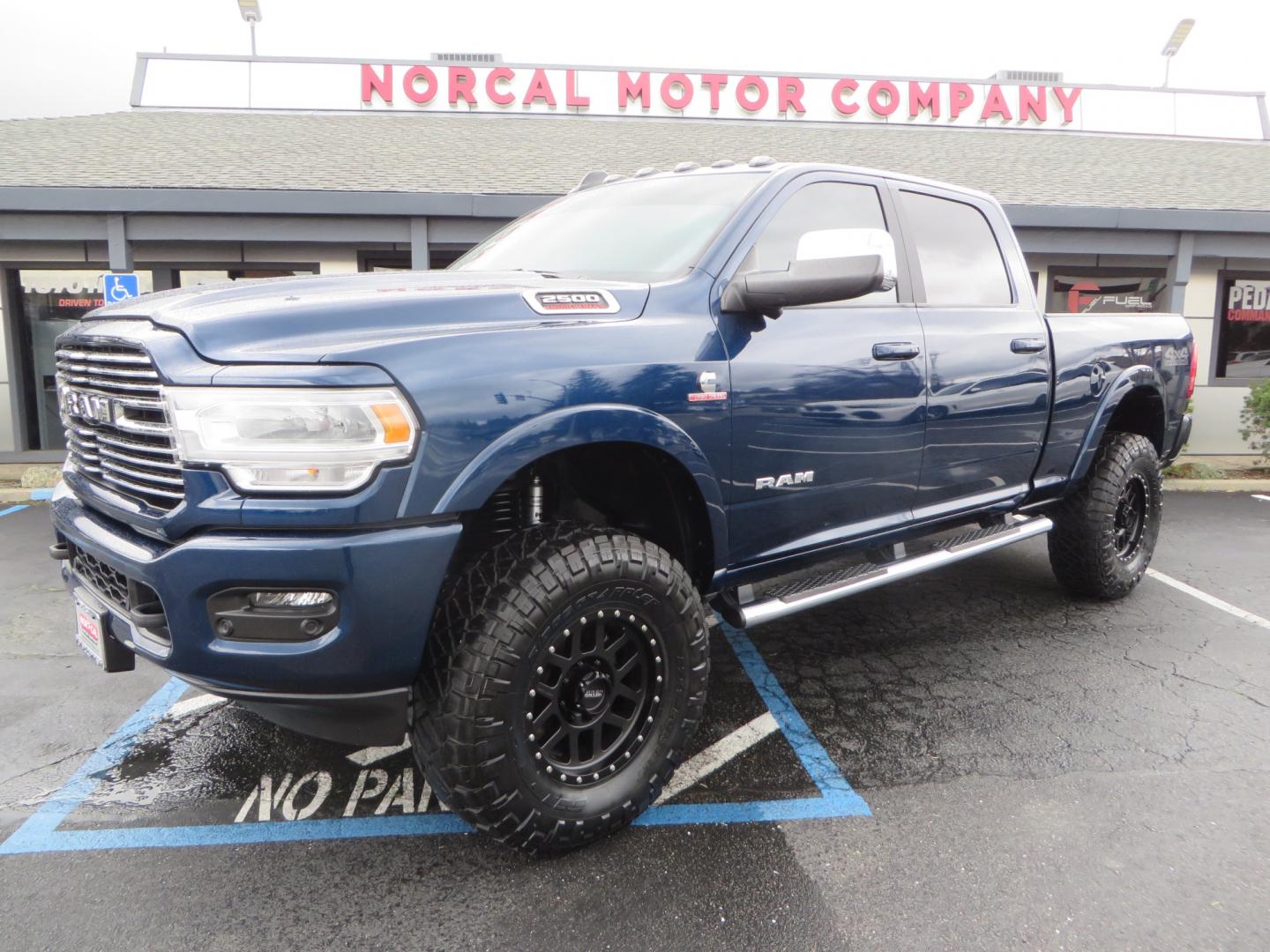 2022 BLUE /BLACK RAM 2500 LARAMIE (3C6UR5FL0NG) with an 6.7L L6 OHV 24V TURBO DIESEL engine, automatic transmission, located at 2630 Grass Valley Highway, Auburn, CA, 95603, (530) 508-5100, 38.937893, -121.095482 - CLEAN AND WELL EQUIPPED LARAMIE CREW CAB DIESEL. NEW 3" SUSPENSION KIT WITH FOX SHOCKS, 37" RIDGE GRAPPLERS & 18" METHODS - Photo#0